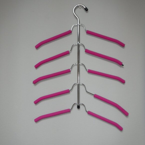 Set of 6 - 5 Tier Space Saving  Non Slip Foam Padded Hangers - Picture 2 of 4